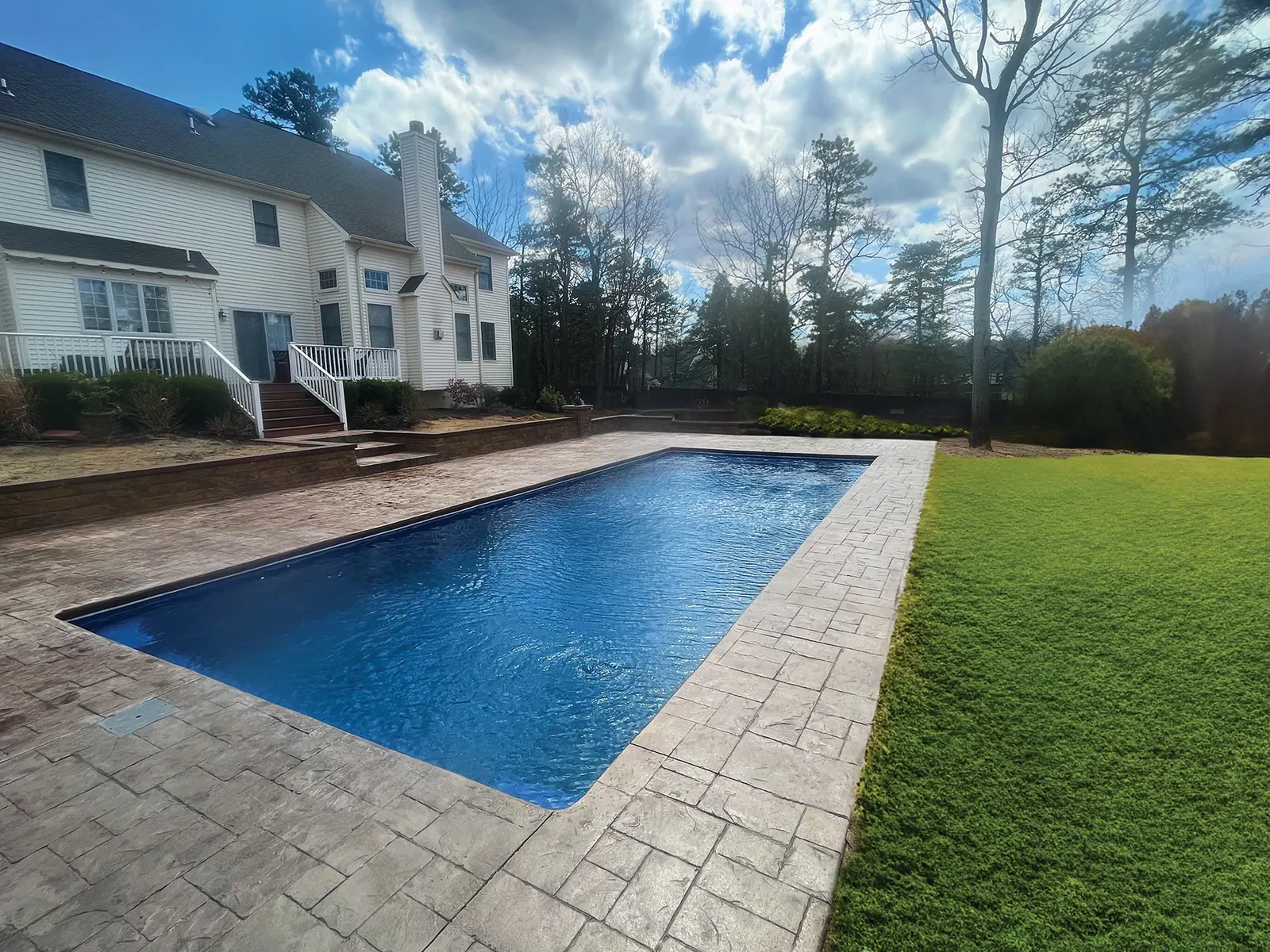 A pool installed by Fiberglass World of Ohio, Central & Northern Ohio